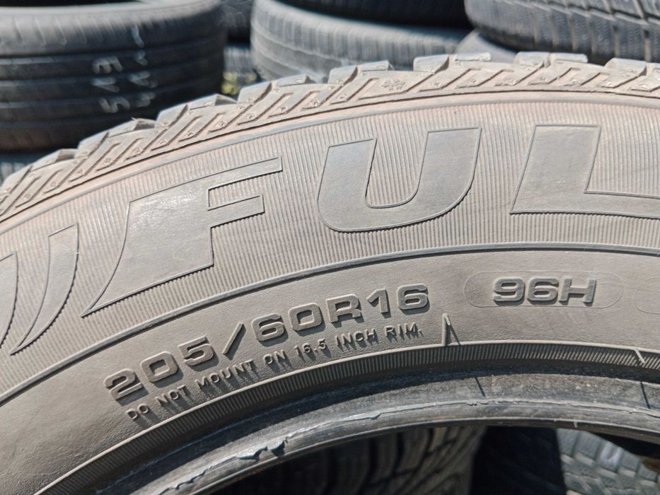 Opona używana zimowa 205/60R16 Fulda Kristall Control HP 1szt.