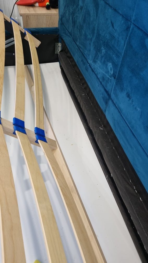 Łóżko z materacem 2x2m