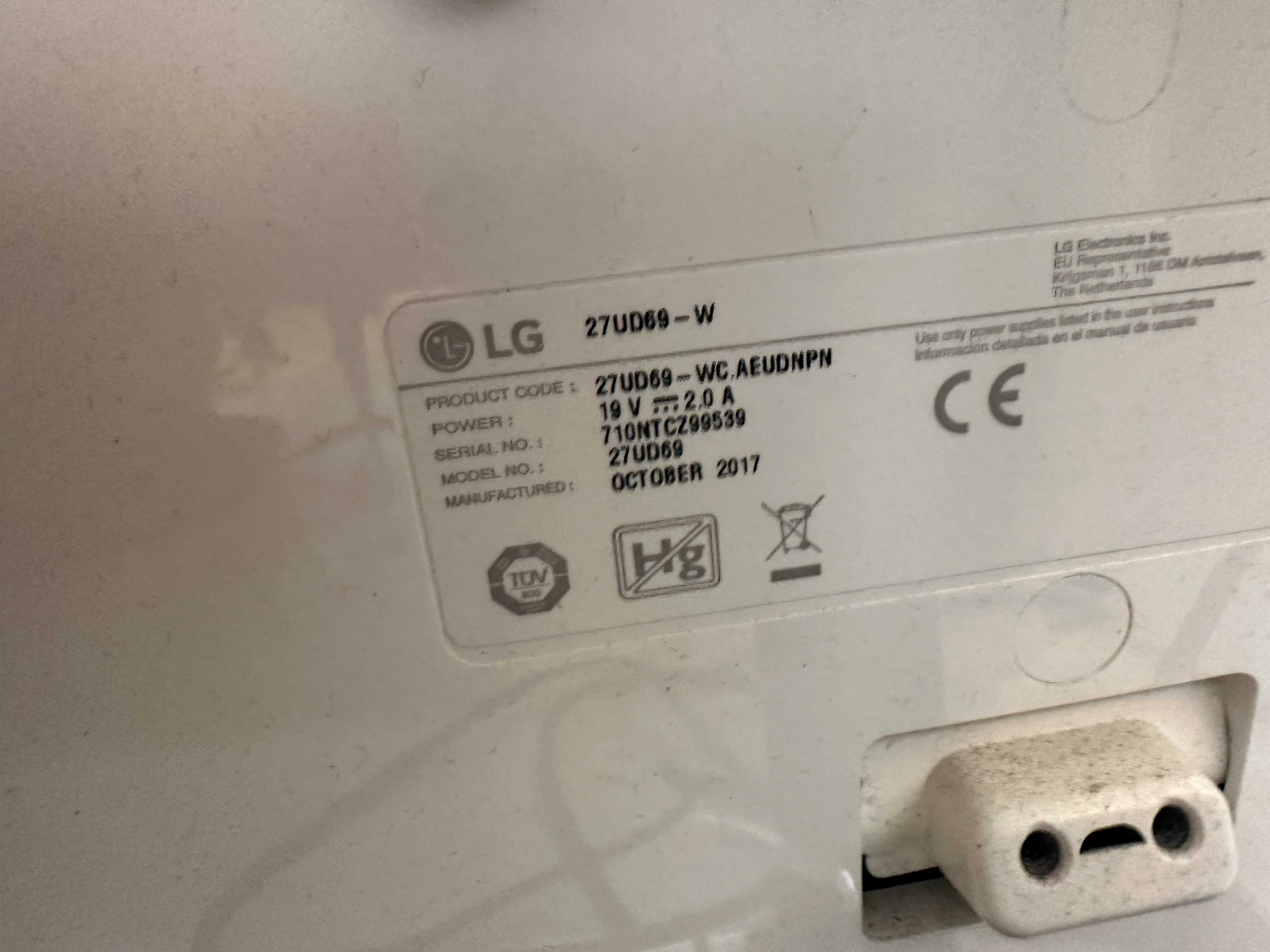 LG Monitor – 27” 4K UHD (model 27UD69-W, manufactured in 2017).