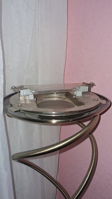 Лампа напольна під ремонт