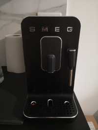 SMEG BCC02F ekspres do kawy prawie jak nowy czarny matowy black