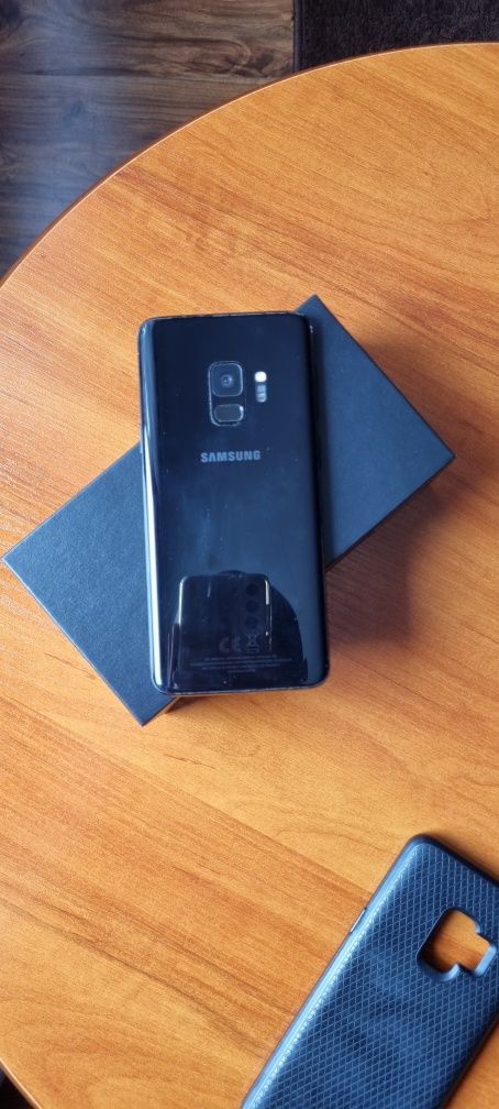 Samsung Galaxy s9 4/64gb Midnight Black Dual-sim/Etui