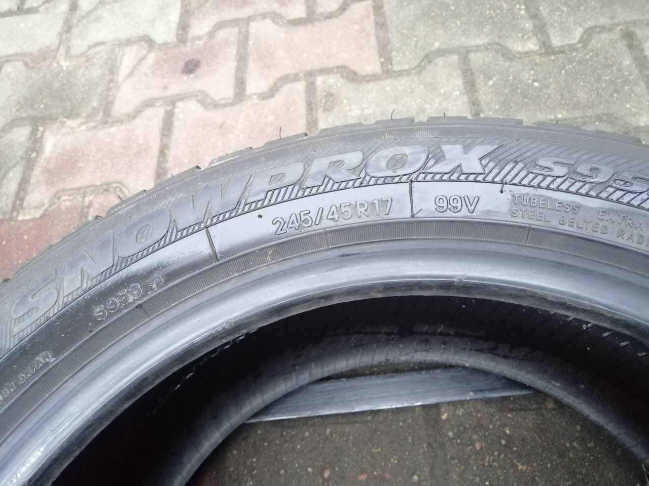 245/45R17 99V Toyo Snowprox S593