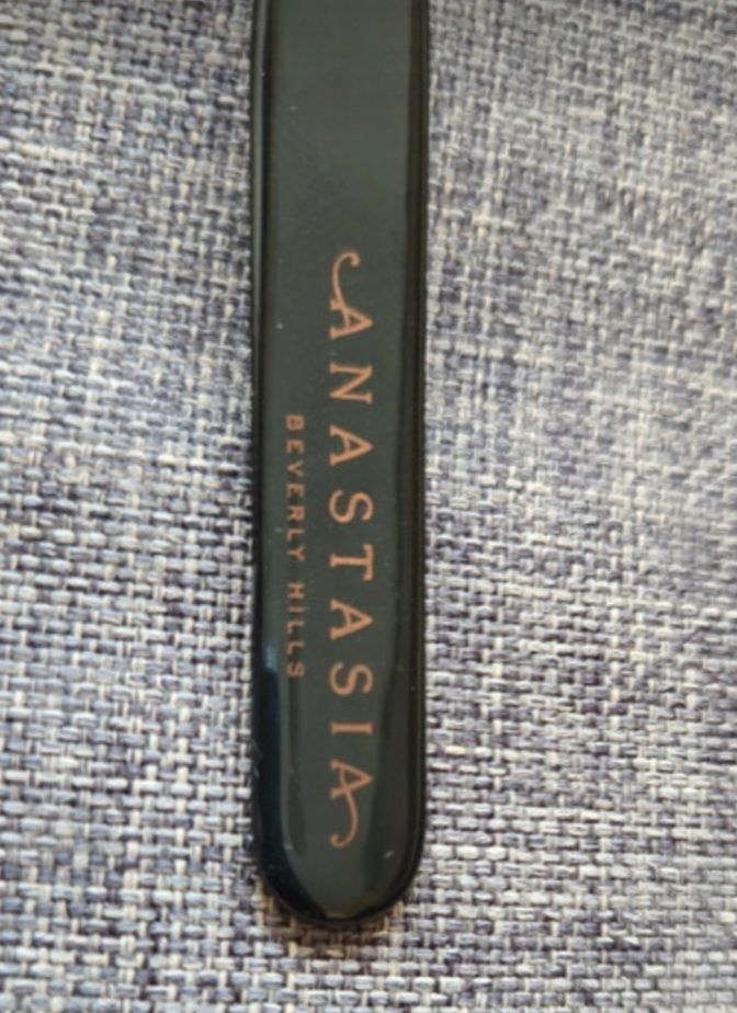 Pęseta Anastasia Beverly Hills