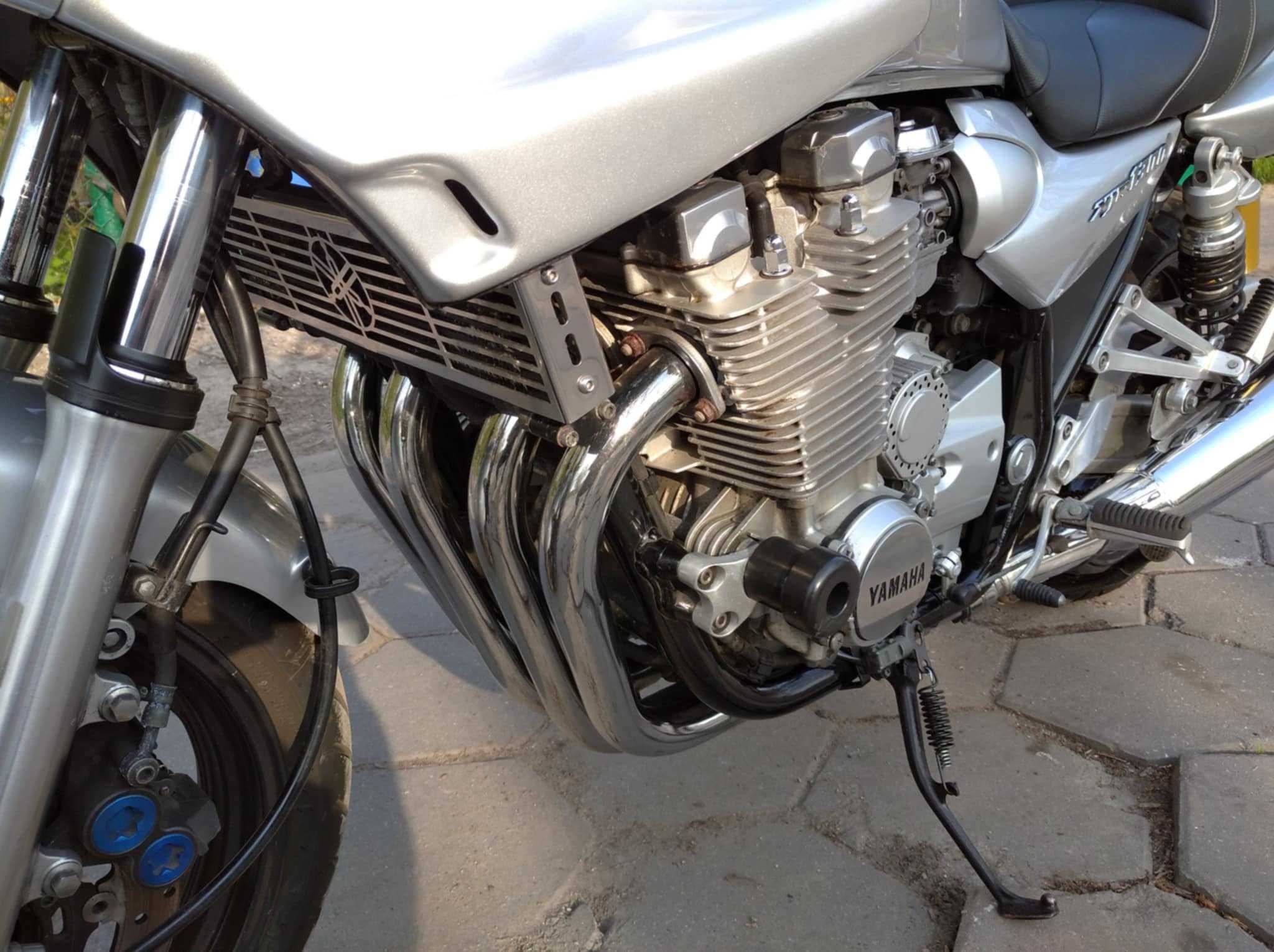 Motocykl Yamaha XJR 1300