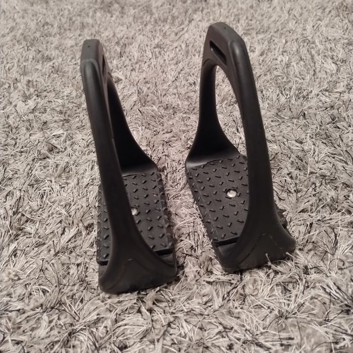 Rezerwacja Strzemiona Composti Reflex Czarne