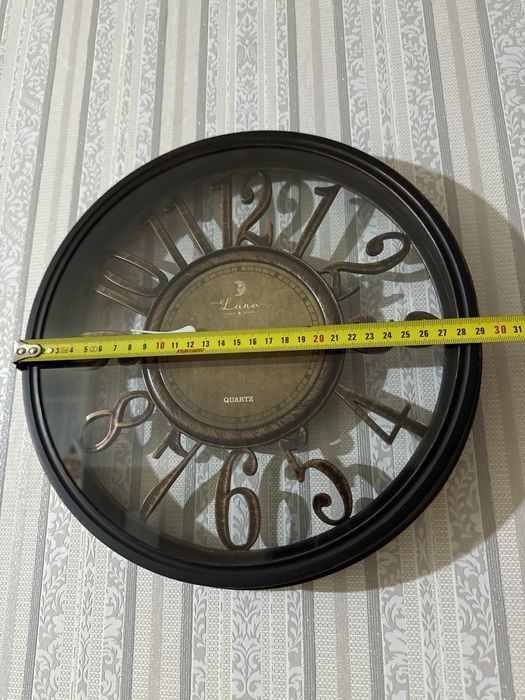 Часы настенные кварцевые