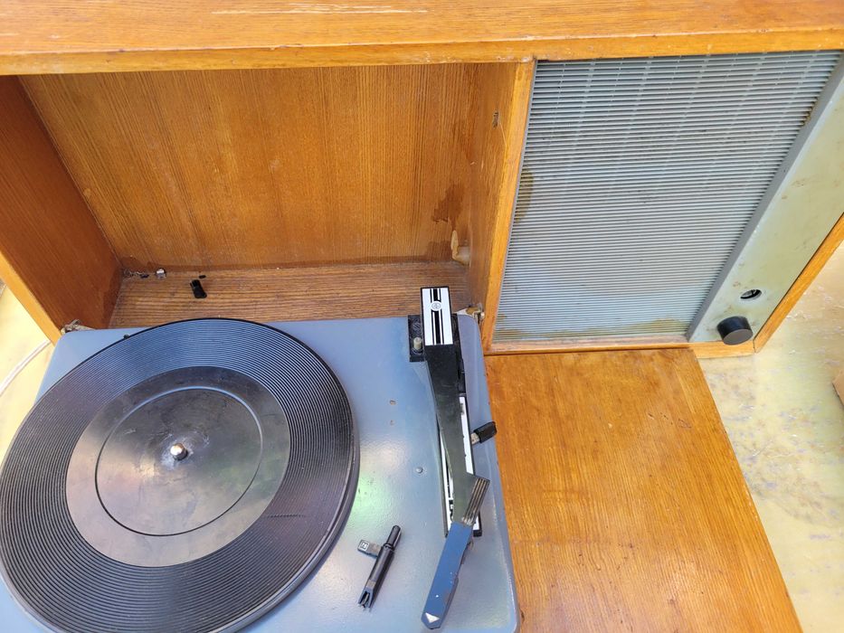 Грамофон, проигрователь Каравелла