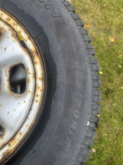 Opony zimowe 265/70/R15