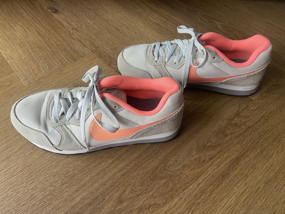 Damskie Adidasy nike  38.5