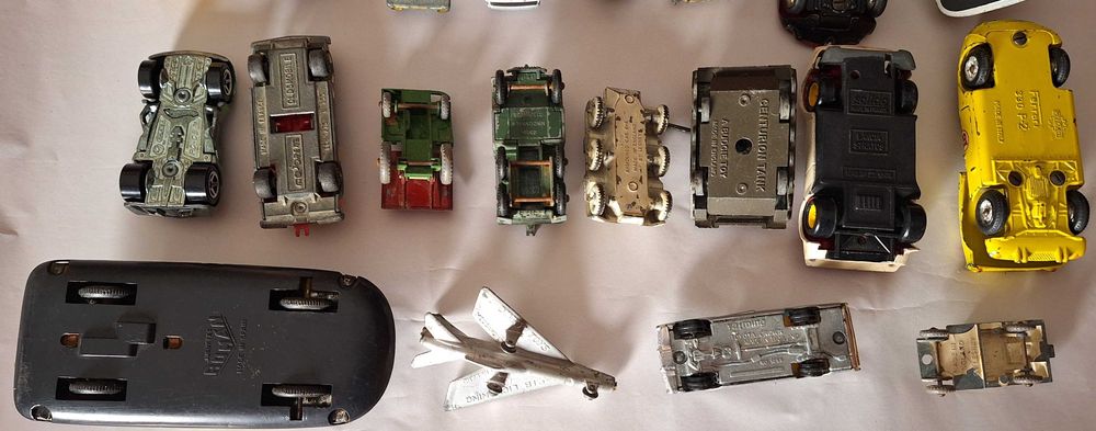 Carrinhos antigos - VÁRIOS - anos 50