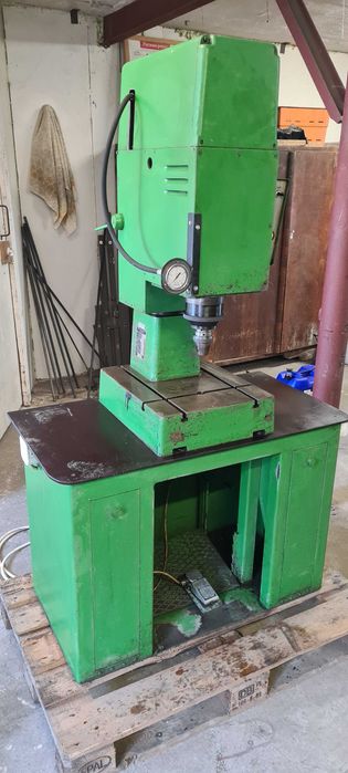 Nitownica radialna hydrauliczna VEB 5506 niciarka