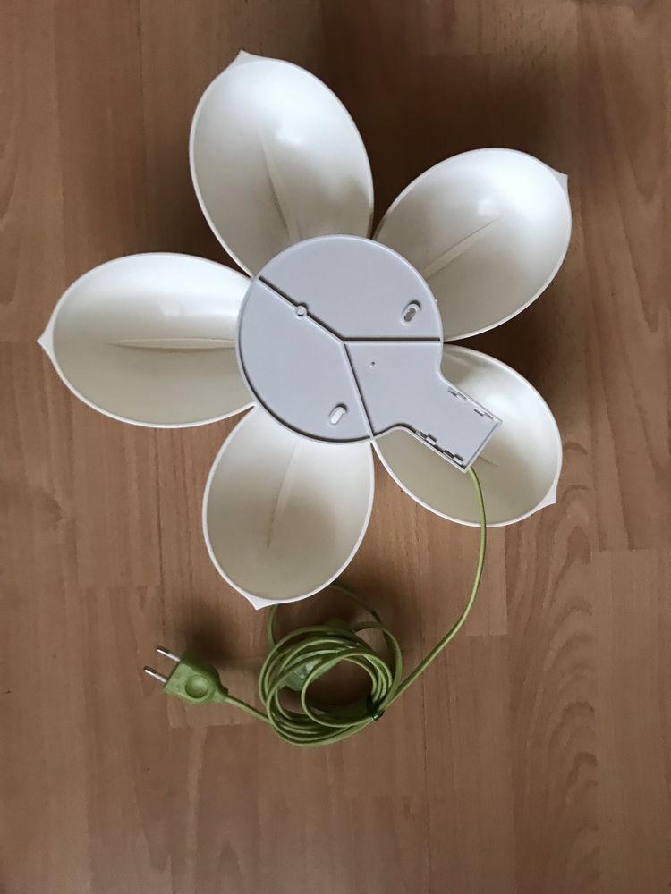 Ikea Smila Blomma lampka kinkiet biały kwiatek