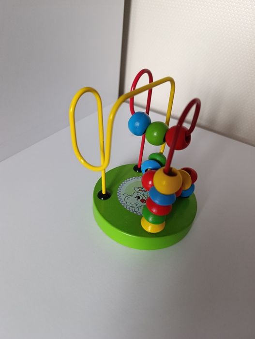 лабиринт с бусинами или пальчиковый лабиринт.