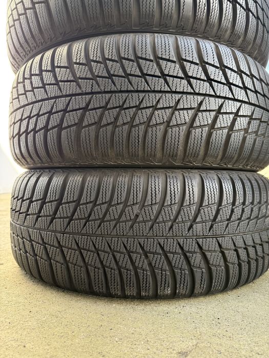 205/55/16 Bridgetsone Blizzak LM001