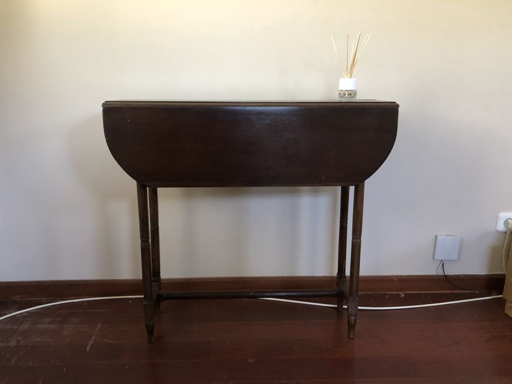 Mesa de apoio em madeira