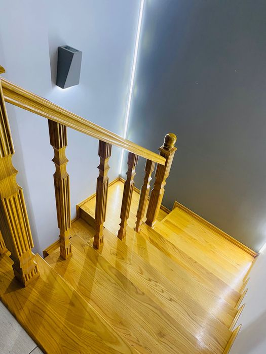 Schody dębowe używane