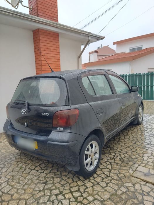 Toyota Toyota D-4D (2003)        
Carro estimado e muito económico,