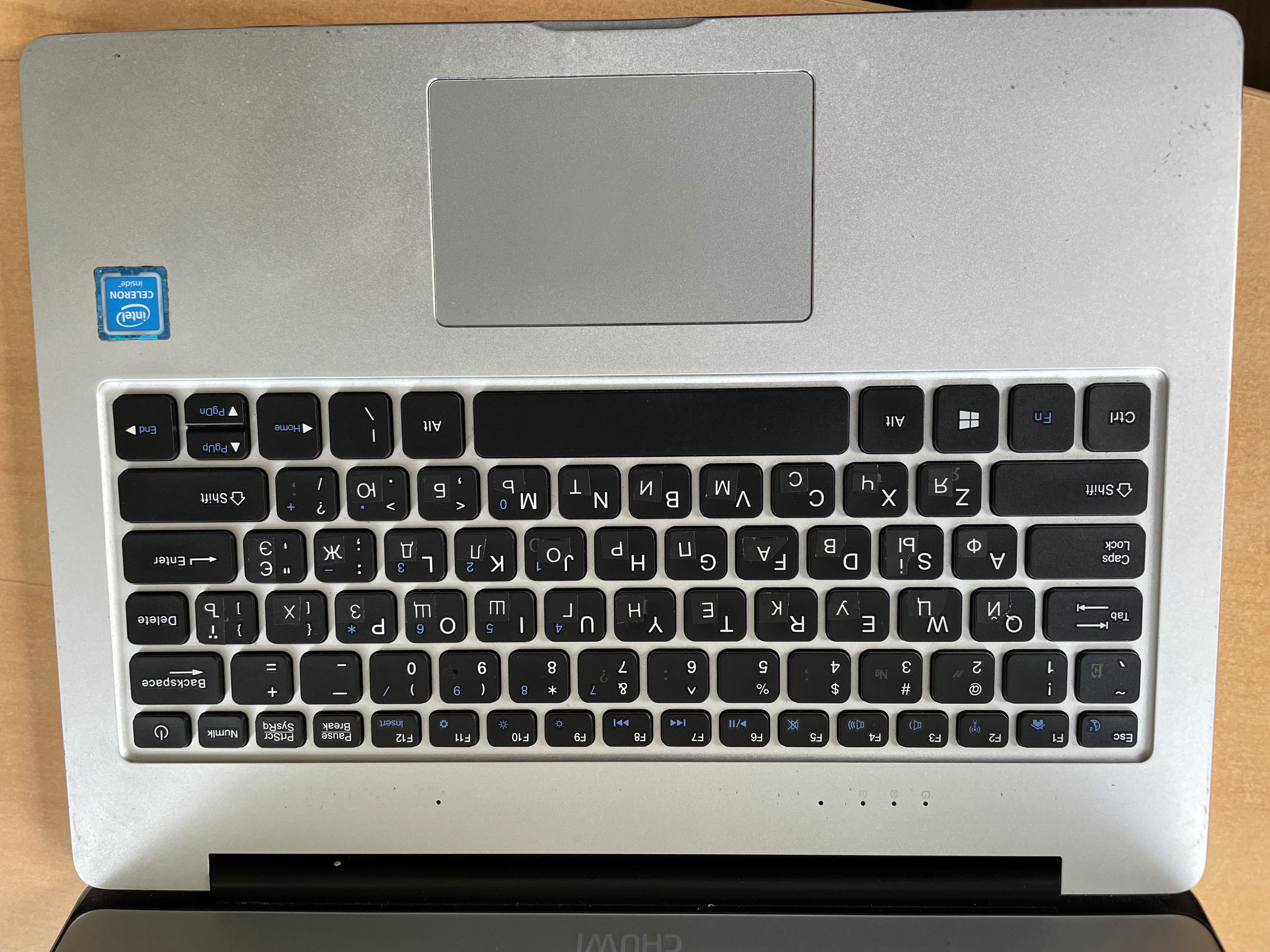 Продам Ноутбук chuwi lapbook 12.3 4ядра 6gb оперативна 65 gb ssd