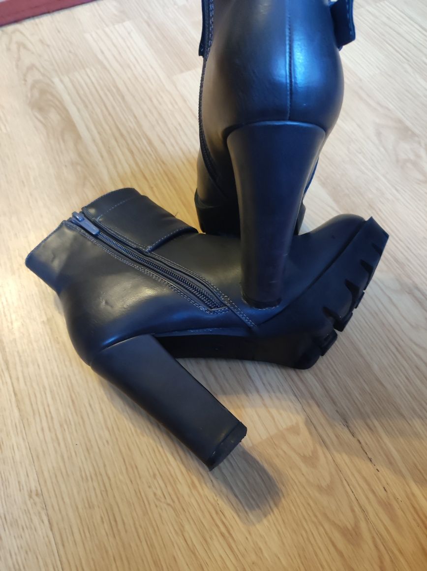 Buty damskie CCC