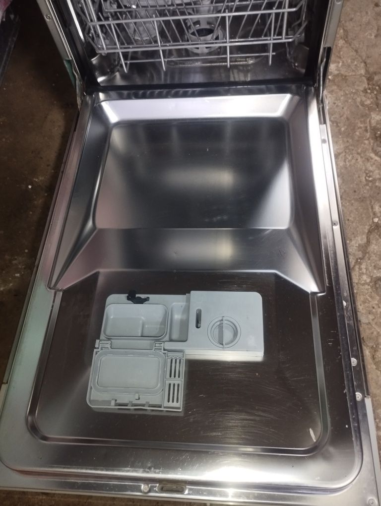 Zmywarka ARISTON HOTPOINT 45 wolnostojąca, stan bdb.