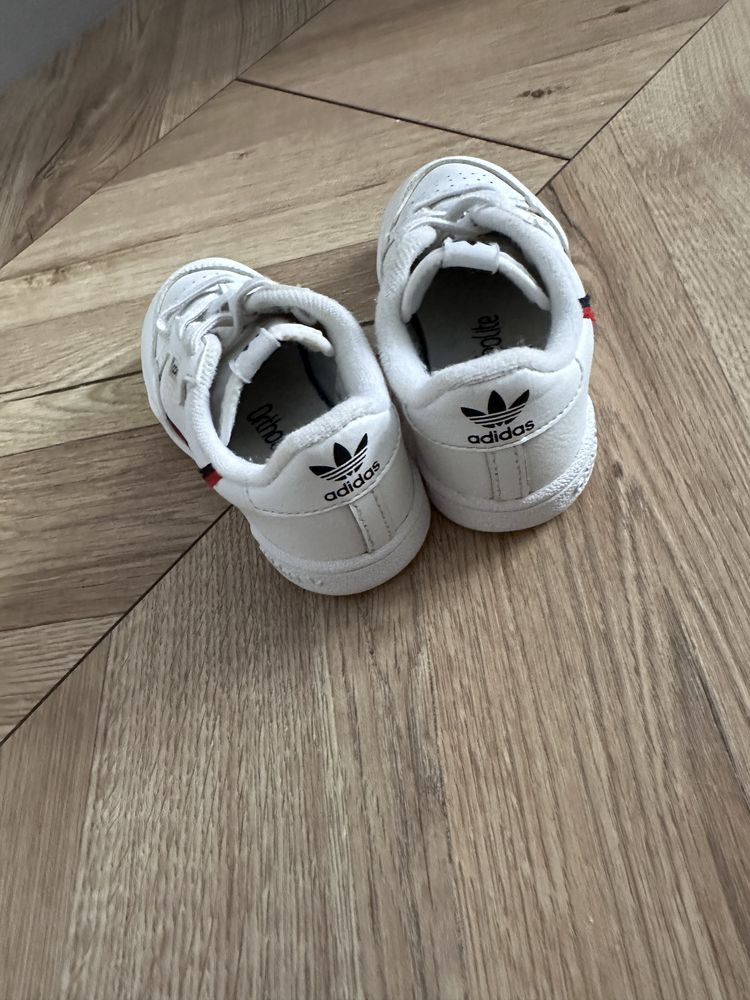 Adidas кросівки дитячі