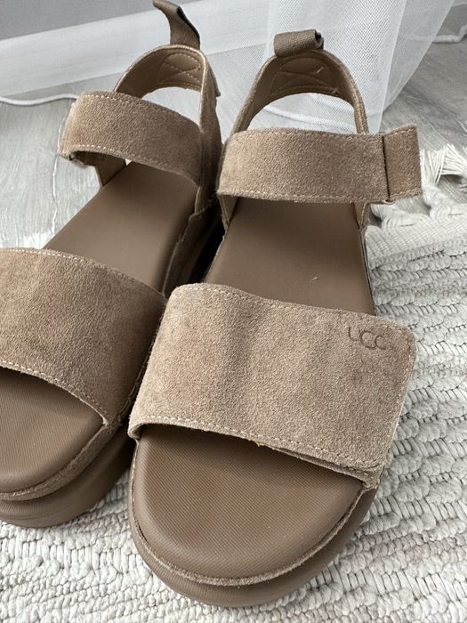 Босоніжки натуральний замш UGG
