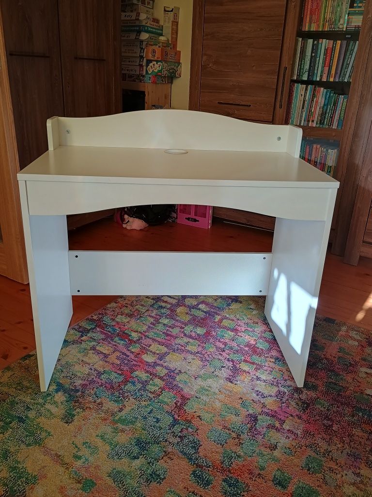 Biurko i krzesło obrotowe dla dziecka Ikea