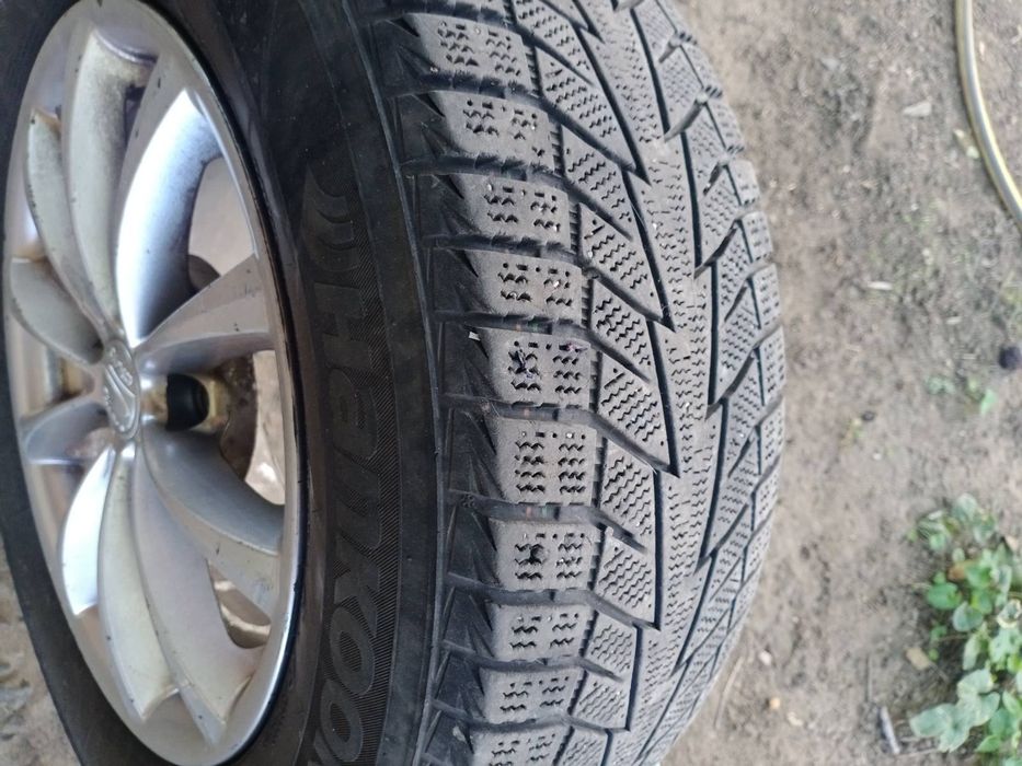 Зимова гума Hankook та 4 диски R15,205/65 все в сборi,м.Миколаїв
