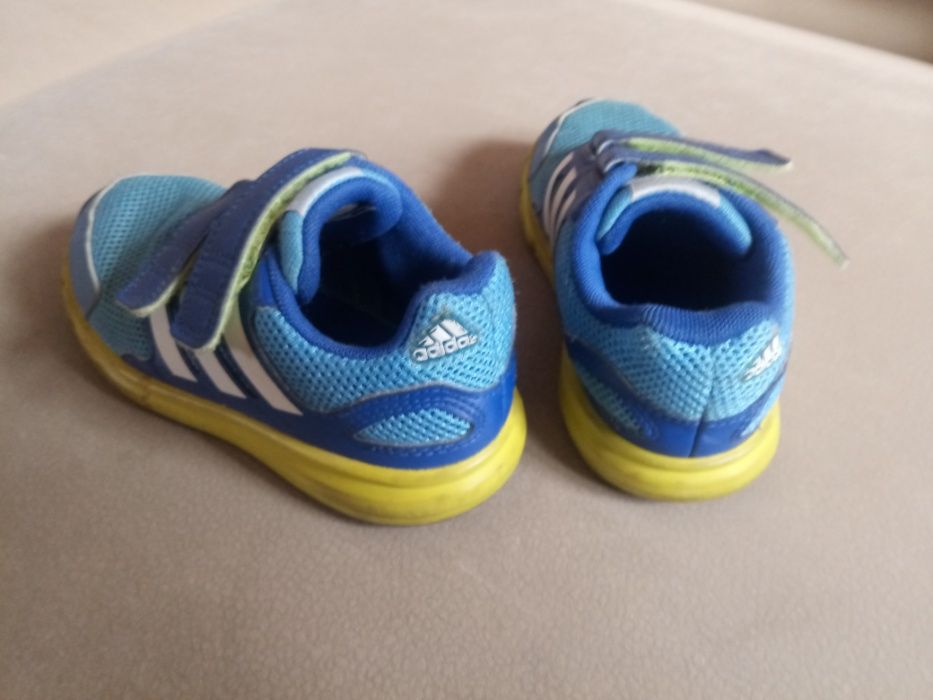 Adidas AltaRun Shoes rozmiar 26,5 wkładka 16,5 cm