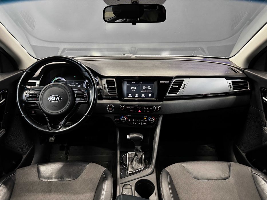 Продам гібридну Kia Niro 2017, 1.6 (HEV)
