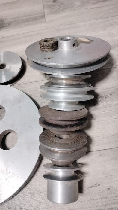 Втулки шківа на двигуни