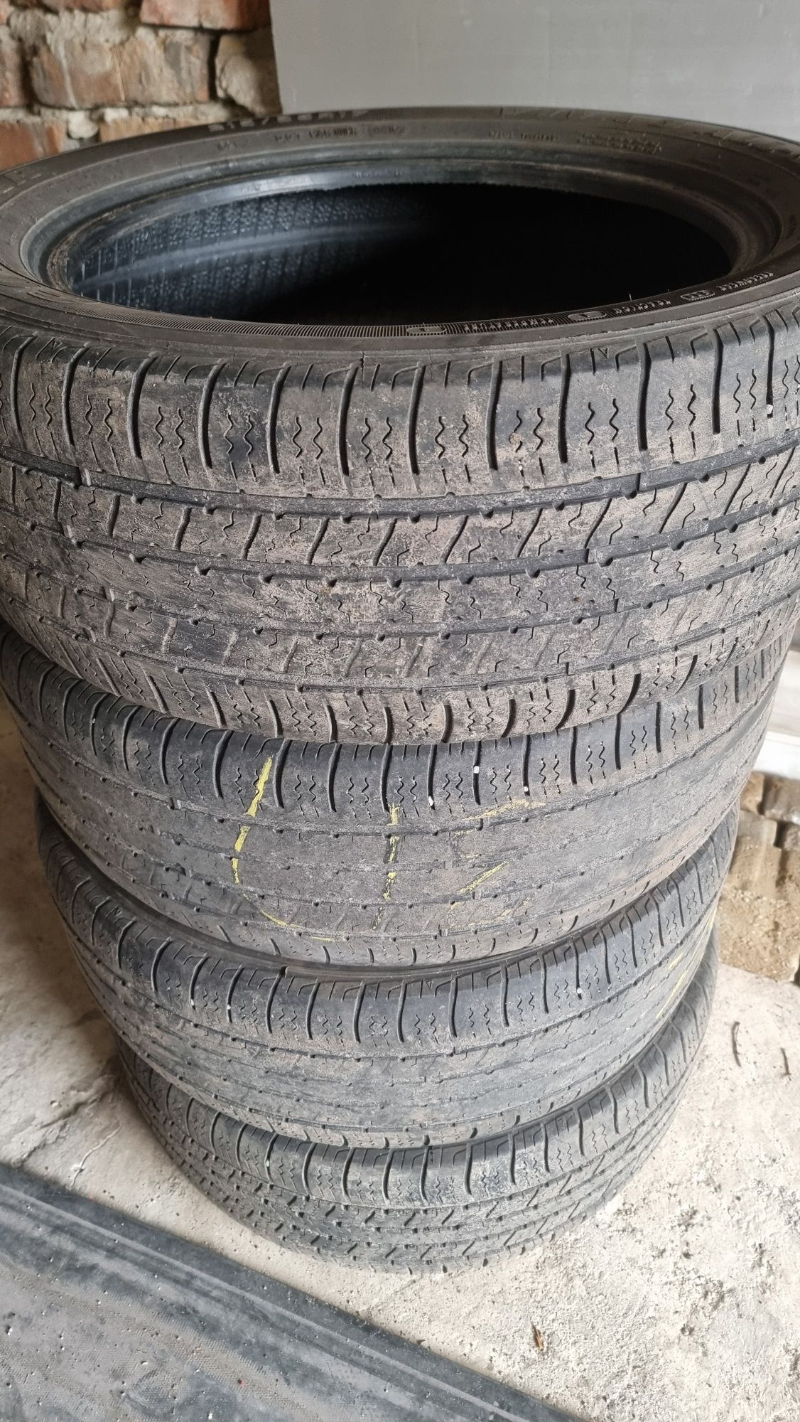 Продам всесезонные шины GoodYear Viva 3 All Season 215/55 R17