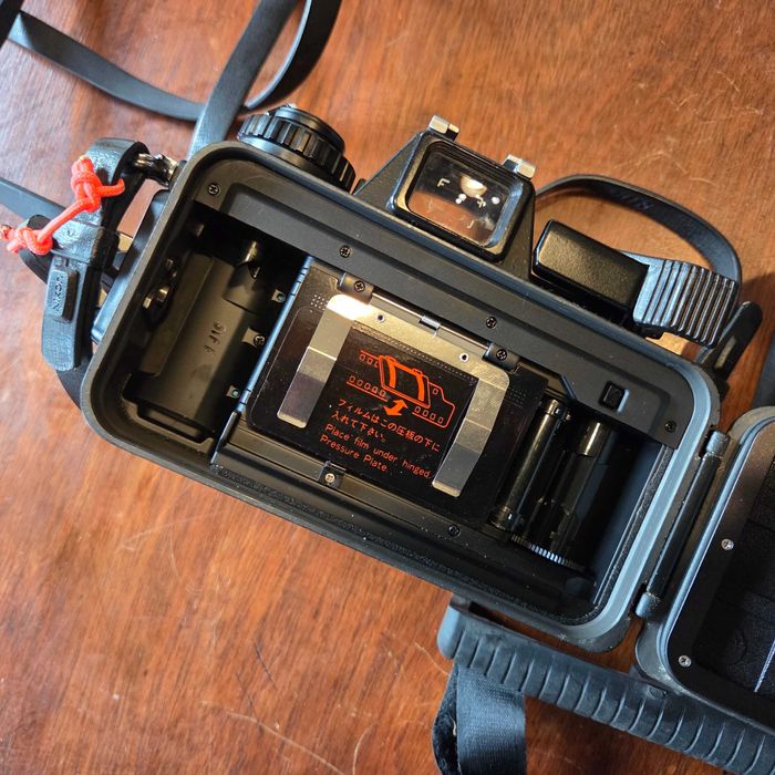 Nikonos “V” - Câmara subaquática de 35mm