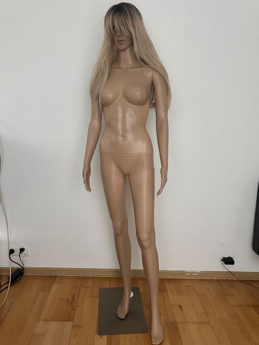 Manekin damski wystawowy, do fotografowania ludzki z peruką