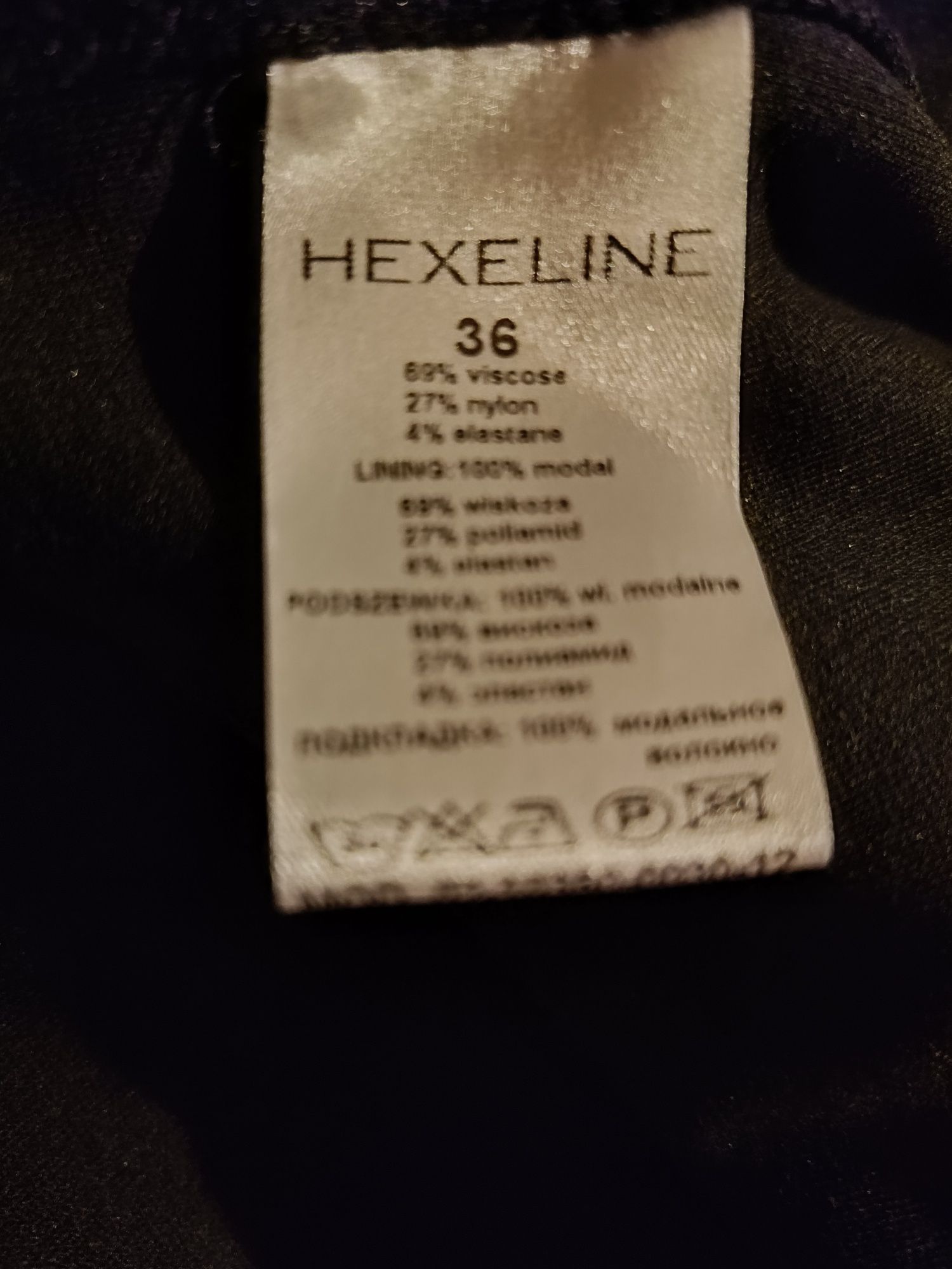 Czarna sukienka  Hexeline na ramiączkach