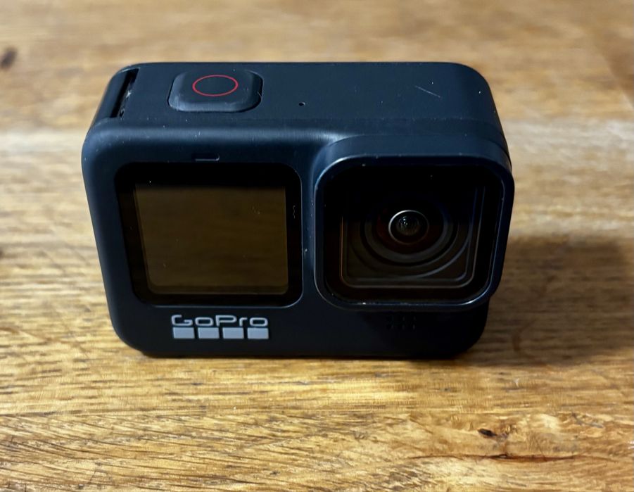 GoPro Hero 9 com caixa e bateria extra