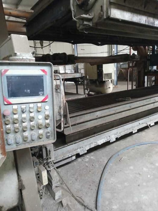 Linia technologiczna do produkcji płyt betonowych , wibroprasa