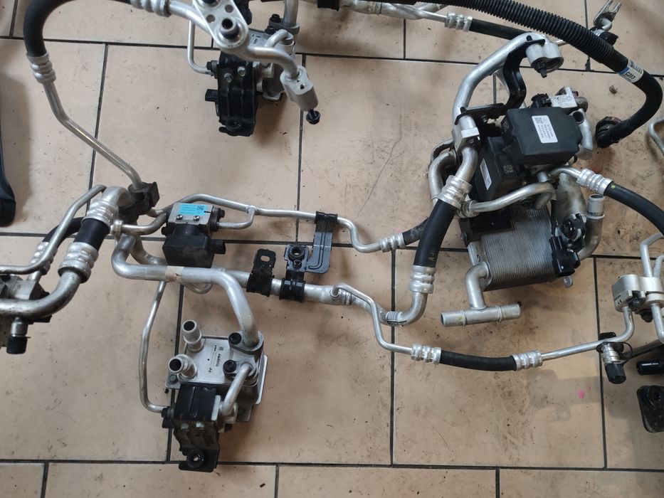 KIA EV6 Розпродаж! трубки, шланги, повітряпроводи є все