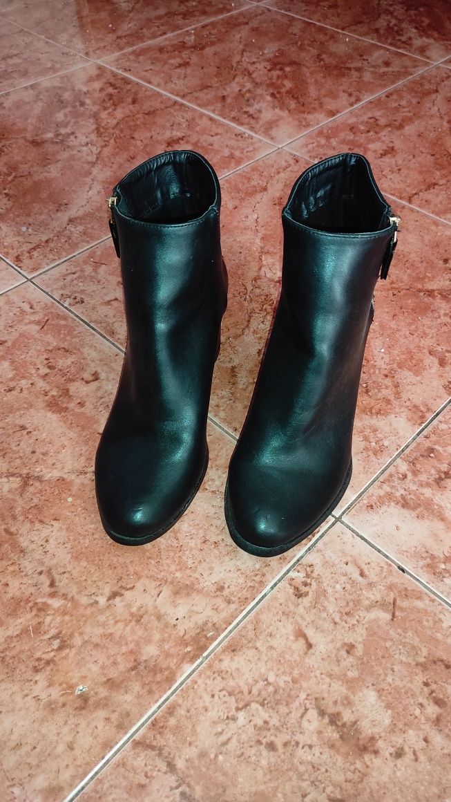 Botas/ botins novos modalfa n40