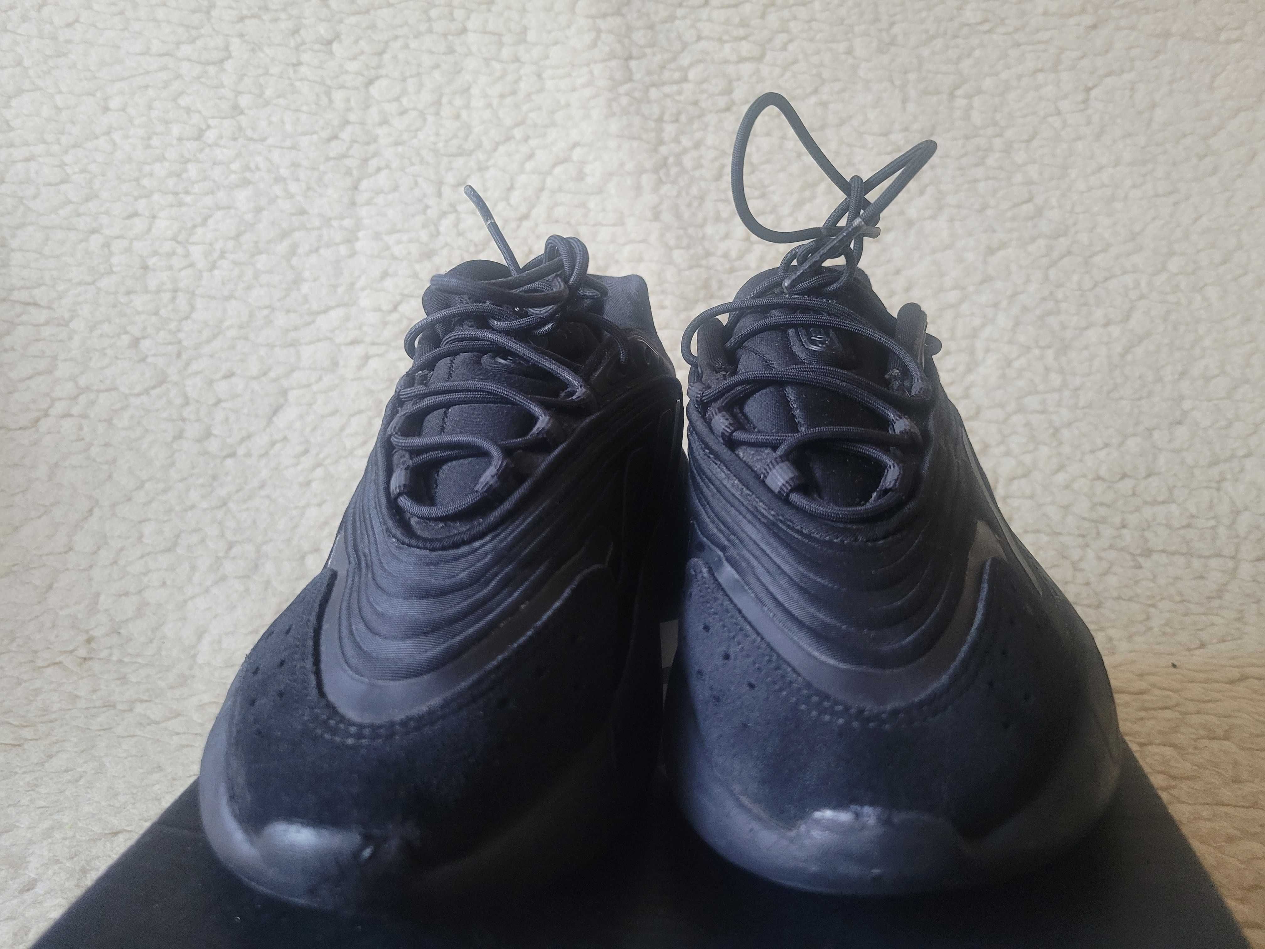 Mega  młodzieżowe buty sportowe Adidas Ozelia r. 38,5