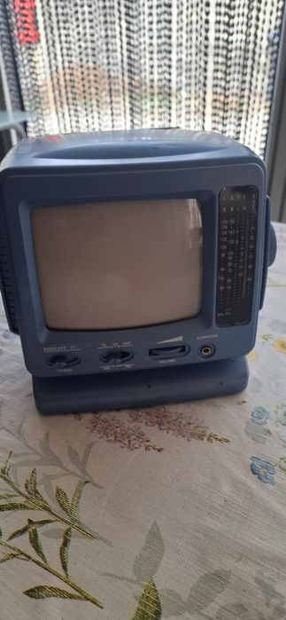 Tv portátil com radio