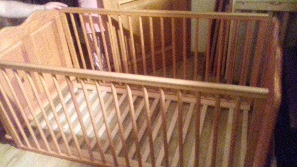 sprzedam łóżeczko dziecięce 0-6 lat