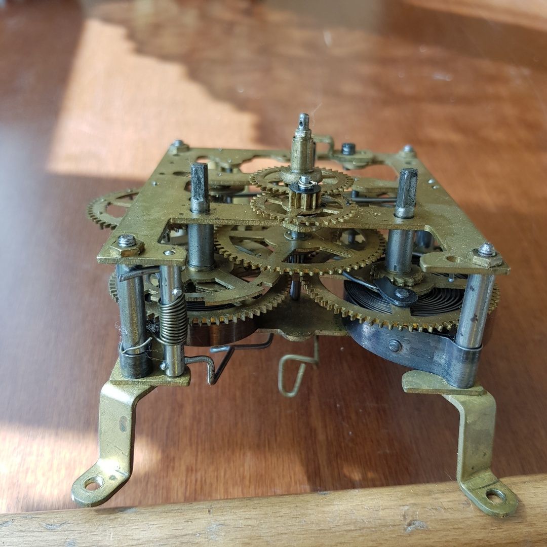 Zegar Hau mechanizm zobacz