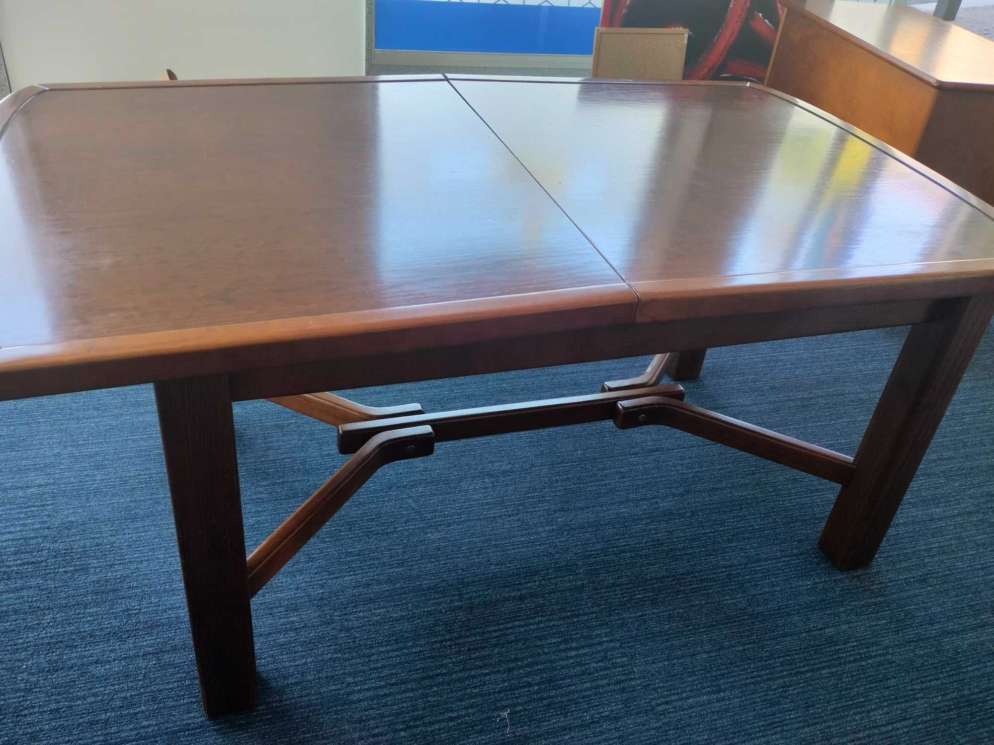 Mesa extensível de sala de jantar