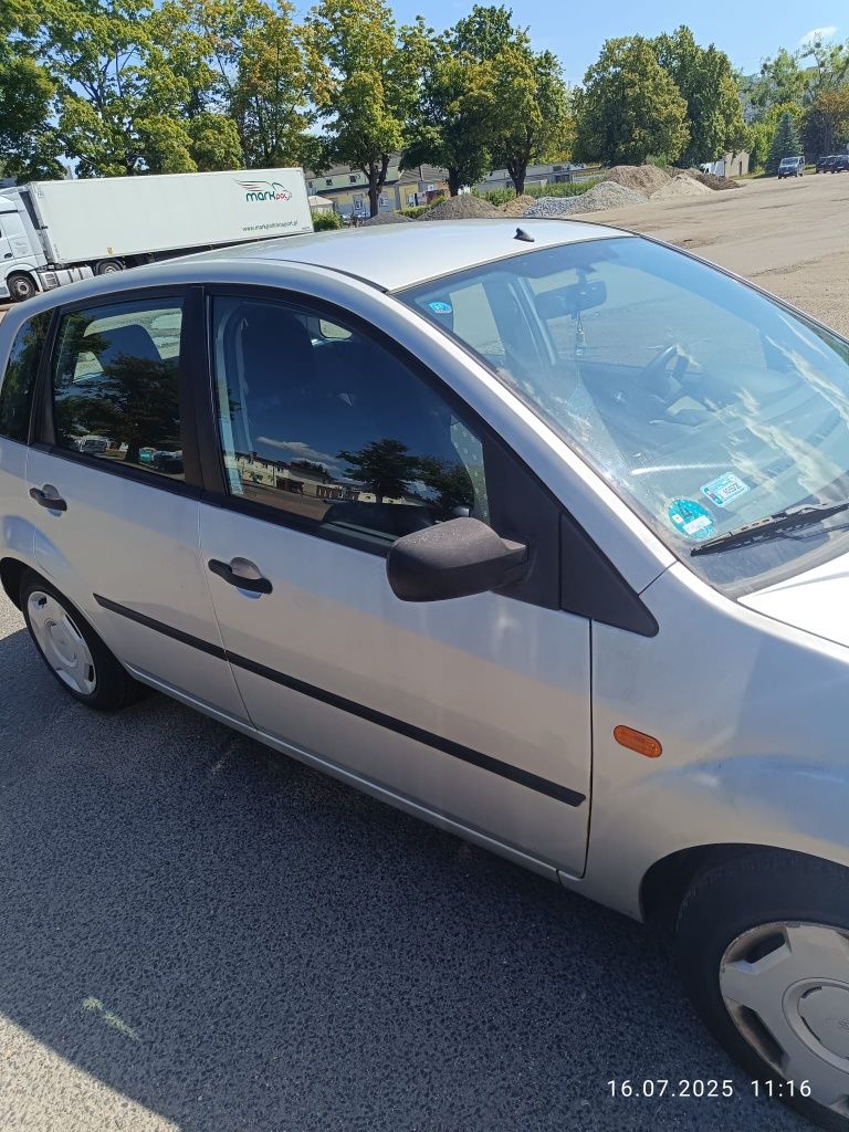 Ford fiesta MK6 2004
