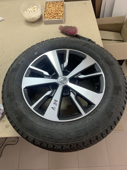 Диски з Зимовою Резиною r16 5x114.3  215/65/R16