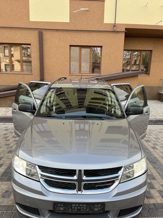 Dodge Journey 2017 — авто, створене для доріг та вражень.