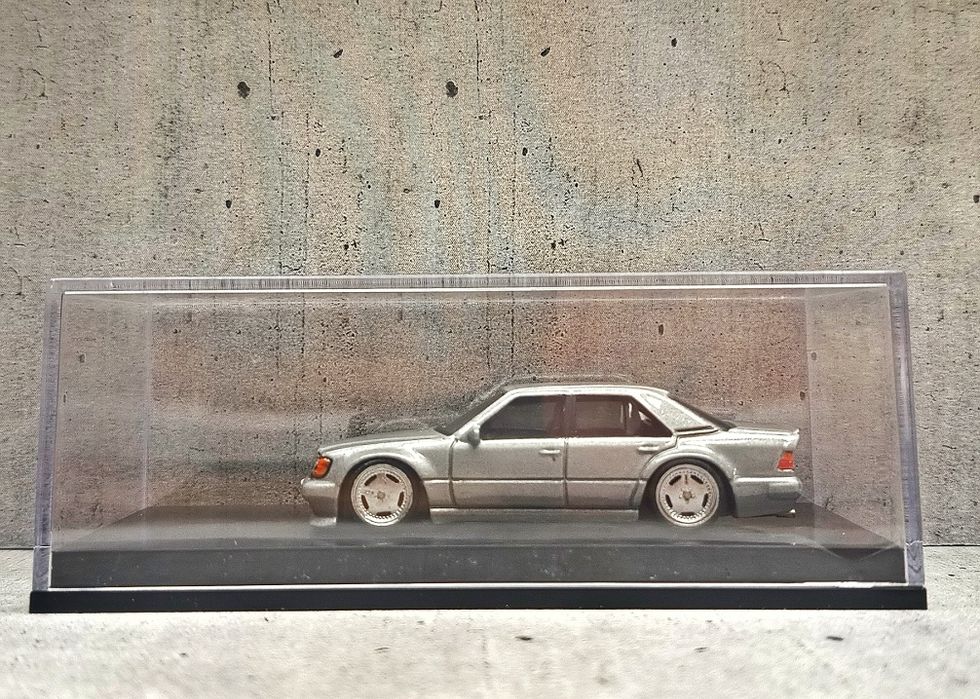 Model Mercedes 500E W124 Hot Wheels