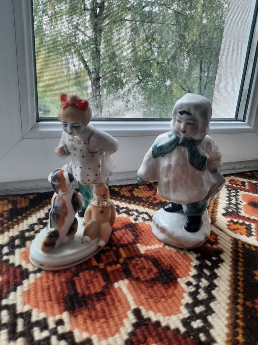 Продам фарфоровые статуэтки серия ,,Детство,,